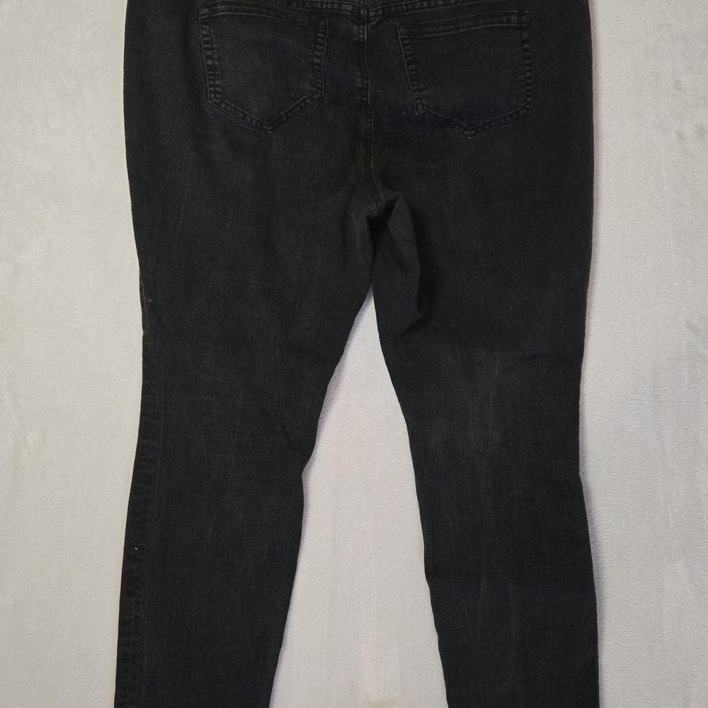 Torrid Black Denim Size 16 Skinny High Rise Tapered Leg Pockets Ladies EUC - Picture 4 of 10